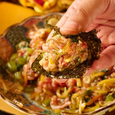 海苔で包む和牛ばくだん
